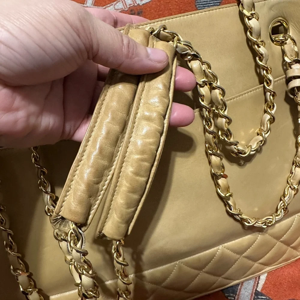 CHANEL❤️🌟 1072727 VINTAGE TAN QUILTED LAMBSKIN ALL LEATHER TOTE BAG⭐️ - Picture 3 of 12